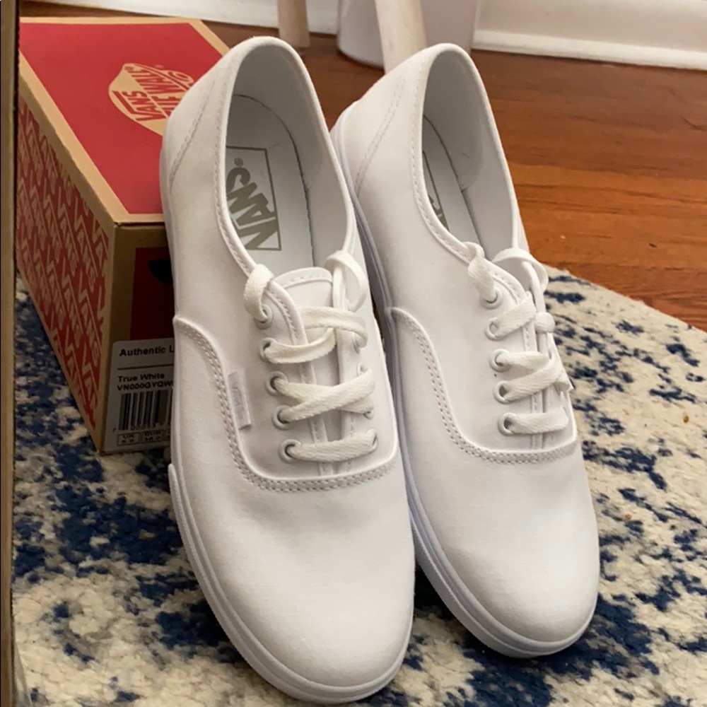 True white Vans Lo pro